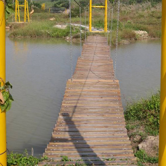 水上趣桥