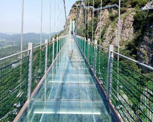 景区高空玻璃吊桥